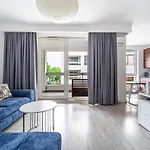 Kolska Grey Apartment