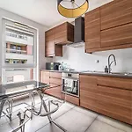 Kolska Grey Apartment